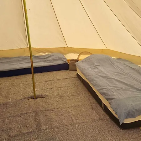Luxury tent Kivipalu Glaemping *
